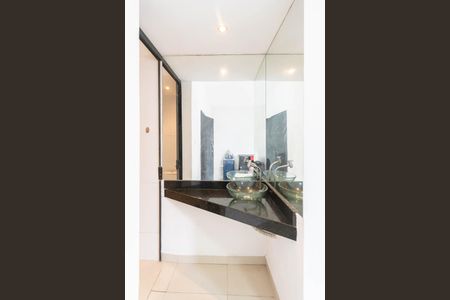 Banheiro de kitnet/studio para alugar com 1 quarto, 38m² em Tijuca, Rio de Janeiro