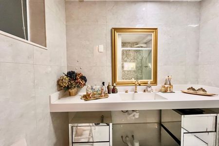 Apartamento à venda com 140m², 3 quartos e 2 vagasBanheiro 