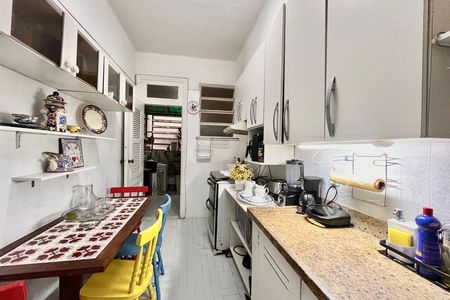 Apartamento à venda com 140m², 3 quartos e 2 vagasCozinha 