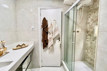 Apartamento à venda com 140m², 3 quartos e 2 vagasBanheiro 