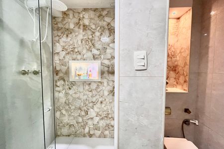Apartamento à venda com 140m², 3 quartos e 2 vagasBanheiro 