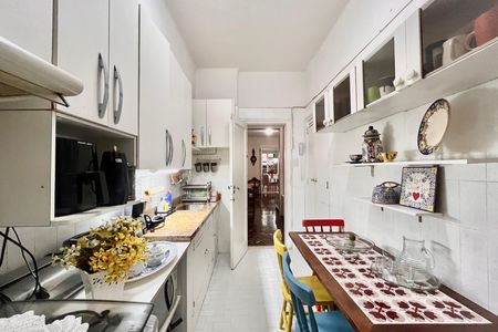 Apartamento à venda com 140m², 3 quartos e 2 vagasCozinha