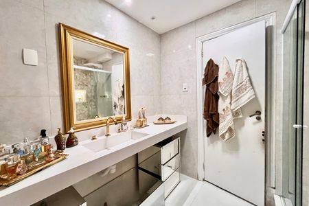Apartamento à venda com 140m², 3 quartos e 2 vagasBanheiro 