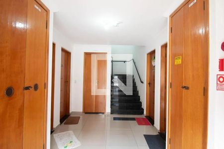 Apartamento para alugar com 42m², 2 quartos e 1 vaga Apartamento para alugar com 42m², 2 quartos e 1 vagaHall social