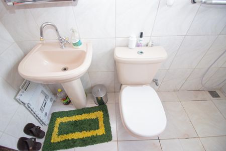 Casa para alugar com 74m², 2 quartos e sem vaga Casa para alugar com 74m², 2 quartos e sem vagaBanheiro da Suíte