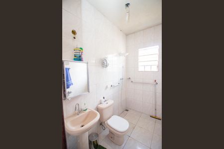 Banheiro da Suíte de casa para alugar com 2 quartos, 74m² em Chácara Novo Horizonte, Contagem