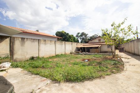 Casa para alugar com 74m², 2 quartos e sem vaga Casa para alugar com 74m², 2 quartos e sem vagaQuintal
