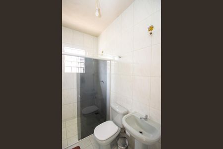Casa para alugar com 74m², 2 quartos e sem vaga Casa para alugar com 74m², 2 quartos e sem vagaBanheiro Social