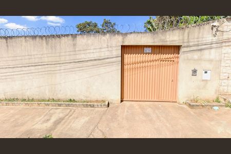 Casa para alugar com 74m², 2 quartos e sem vaga Casa para alugar com 74m², 2 quartos e sem vagaFachada