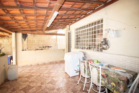 Casa para alugar com 74m², 2 quartos e sem vaga Casa para alugar com 74m², 2 quartos e sem vagaCozinha e Área de Serviço