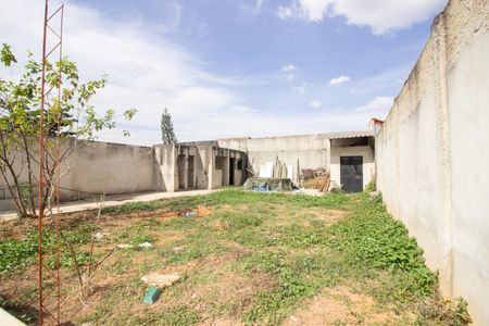 Casa para alugar com 74m², 2 quartos e sem vaga Casa para alugar com 74m², 2 quartos e sem vagaQuintal