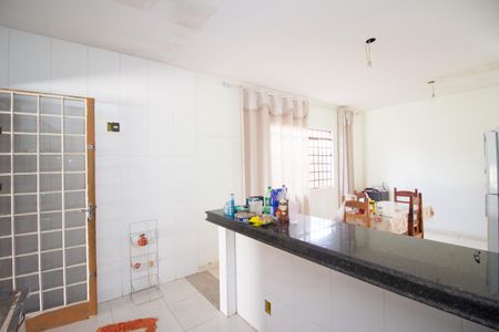 Casa para alugar com 74m², 2 quartos e sem vaga Casa para alugar com 74m², 2 quartos e sem vagaCozinha e Área de Serviço