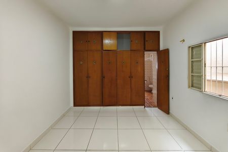 Casa para alugar com 200m², 3 quartos e 3 vagas Casa para alugar com 200m², 3 quartos e 3 vagasQuarto Suíte