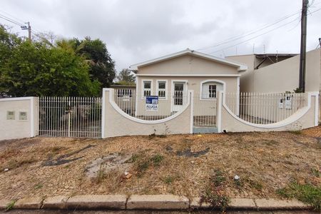 Casa para alugar com 200m², 3 quartos e 3 vagas Casa para alugar com 200m², 3 quartos e 3 vagasPLACA INSTALADA NA FACHADA