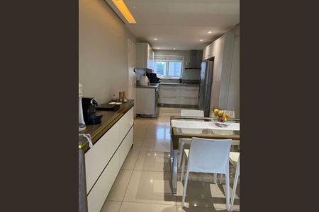 Apartamento à venda com 222m², 4 quartos e 4 vagas