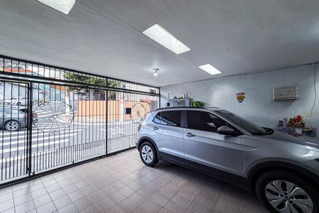 Garagem de casa à venda com 4 quartos, 247m² em Vila Canero, São Paulo