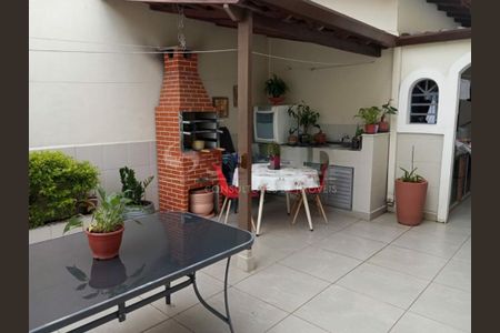 Casa à venda com 302m², 5 quartos e 4 vagas