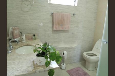 Casa à venda com 302m², 5 quartos e 4 vagas