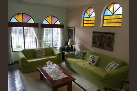Casa à venda com 302m², 5 quartos e 4 vagas
