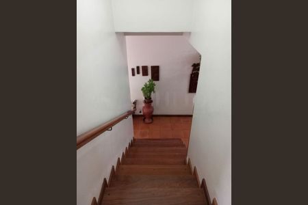 Casa à venda com 302m², 5 quartos e 4 vagas