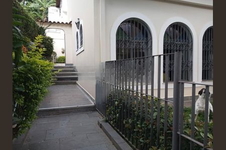 Casa à venda com 302m², 5 quartos e 4 vagas