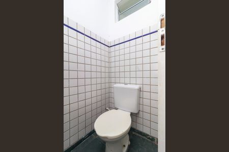 Banheiro de apartamento para alugar com 1 quarto, 35m² em Parque Maria Helena, São Paulo