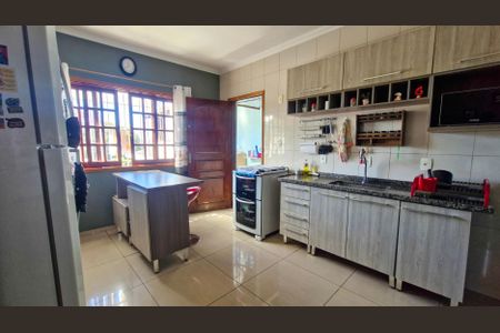 Casa à venda com 3 quartos, 311m² em Jardim Ubirajara, São Paulo