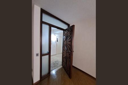 Apartamento à venda com 229m², 3 quartos e 2 vagas Apartamento à venda com 229m², 3 quartos e 2 vagasHall Social