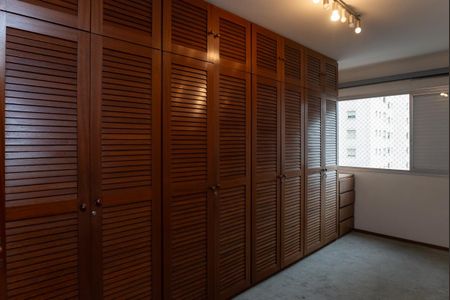 Apartamento à venda com 229m², 3 quartos e 2 vagas Apartamento à venda com 229m², 3 quartos e 2 vagasQuarto 2