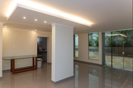 Apartamento à venda com 229m², 3 quartos e 2 vagas Apartamento à venda com 229m², 3 quartos e 2 vagasÁrea Comum