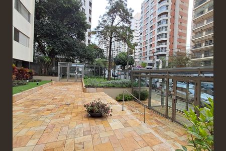 Apartamento à venda com 229m², 3 quartos e 2 vagas Apartamento à venda com 229m², 3 quartos e 2 vagasÁrea Comum