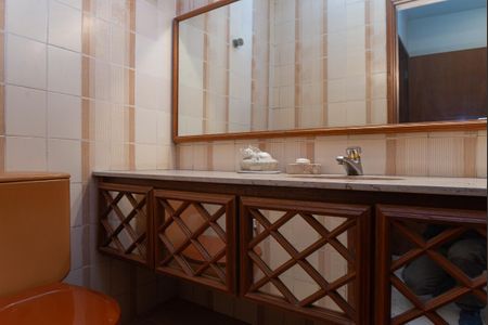 Apartamento à venda com 229m², 3 quartos e 2 vagas Apartamento à venda com 229m², 3 quartos e 2 vagasLavabo