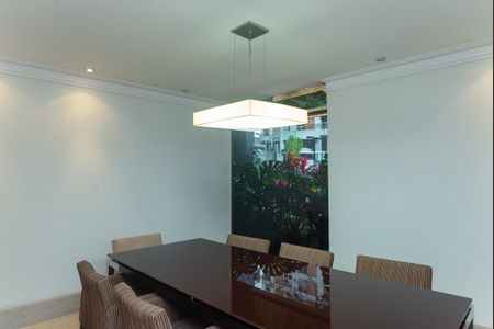 Apartamento à venda com 229m², 3 quartos e 2 vagas Apartamento à venda com 229m², 3 quartos e 2 vagasÁrea Comum