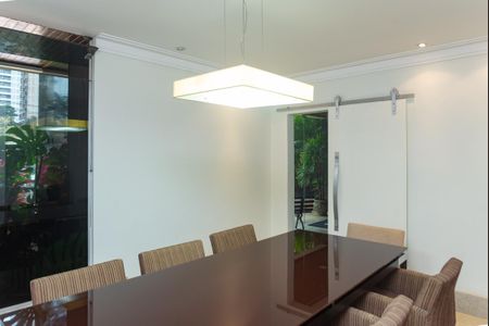 Apartamento à venda com 229m², 3 quartos e 2 vagas Apartamento à venda com 229m², 3 quartos e 2 vagasÁrea Comum