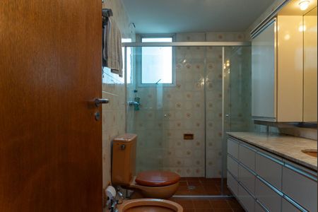Apartamento à venda com 229m², 3 quartos e 2 vagas Apartamento à venda com 229m², 3 quartos e 2 vagasBanheiro Social