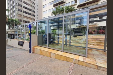 Apartamento à venda com 229m², 3 quartos e 2 vagas Apartamento à venda com 229m², 3 quartos e 2 vagasFachada