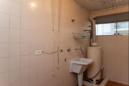 Apartamento à venda com 229m², 3 quartos e 2 vagas Apartamento à venda com 229m², 3 quartos e 2 vagasÁrea de Serviço