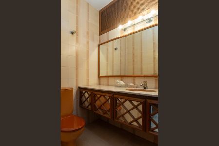 Apartamento à venda com 229m², 3 quartos e 2 vagas Apartamento à venda com 229m², 3 quartos e 2 vagasLavabo
