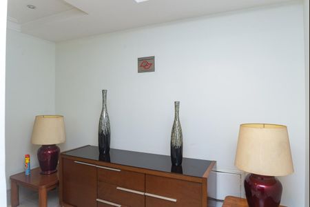 Apartamento à venda com 229m², 3 quartos e 2 vagas Apartamento à venda com 229m², 3 quartos e 2 vagasÁrea Comum
