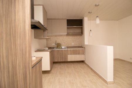 Casa para alugar com 60m², 2 quartos e 1 vaga Casa para alugar com 60m², 2 quartos e 1 vagaCozinha - Armários
