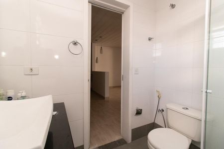 Casa para alugar com 60m², 2 quartos e 1 vaga Casa para alugar com 60m², 2 quartos e 1 vagaBanheiro Social