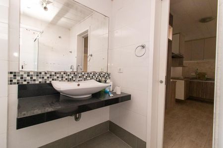 Casa para alugar com 60m², 2 quartos e 1 vaga Casa para alugar com 60m², 2 quartos e 1 vagaBanheiro Social
