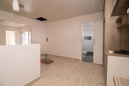 Casa para alugar com 60m², 2 quartos e 1 vaga Casa para alugar com 60m², 2 quartos e 1 vagaCozinha - Armários