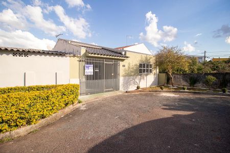 Casa para alugar com 60m², 2 quartos e 1 vaga Casa para alugar com 60m², 2 quartos e 1 vagaFachada
