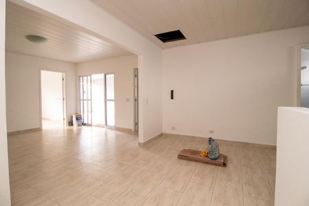 Casa para alugar com 60m², 2 quartos e 1 vaga Casa para alugar com 60m², 2 quartos e 1 vagaCozinha - Armários