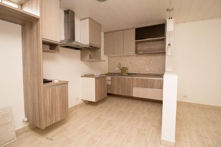 Casa para alugar com 60m², 2 quartos e 1 vaga Casa para alugar com 60m², 2 quartos e 1 vagaCozinha - Armários