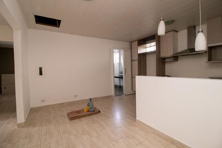 Casa para alugar com 60m², 2 quartos e 1 vaga Casa para alugar com 60m², 2 quartos e 1 vagaCozinha - Armários