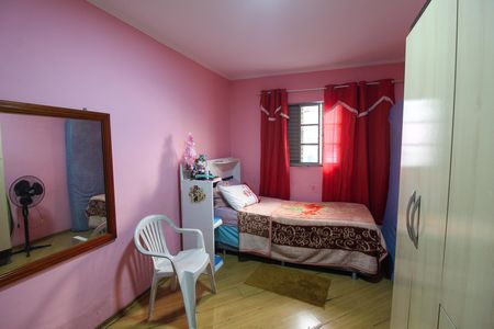Casa à venda com 620m², 3 quartos e 2 vagas Casa à venda com 620m², 3 quartos e 2 vagasQuarto 2