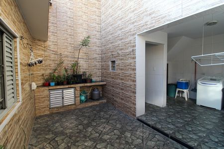 Casa à venda com 620m², 3 quartos e 2 vagas Casa à venda com 620m², 3 quartos e 2 vagasQuintal