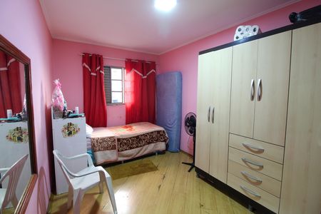 Casa à venda com 620m², 3 quartos e 2 vagas Casa à venda com 620m², 3 quartos e 2 vagasQuarto 2